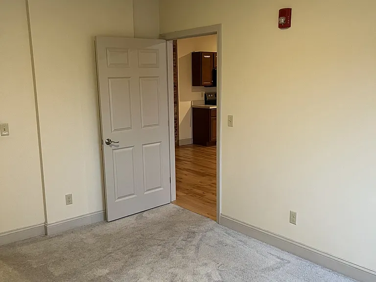 191 College St #307 — Photo 9