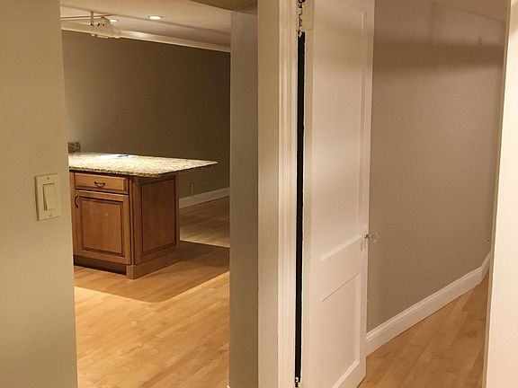 5th image of 1419 W Balmoral Ave