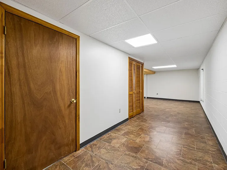 1810 Theresa Dr — Photo 33