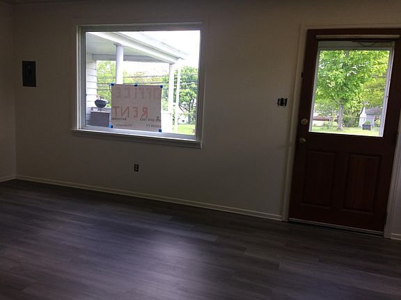 400 square feet of office area/granny pad/studio apt.