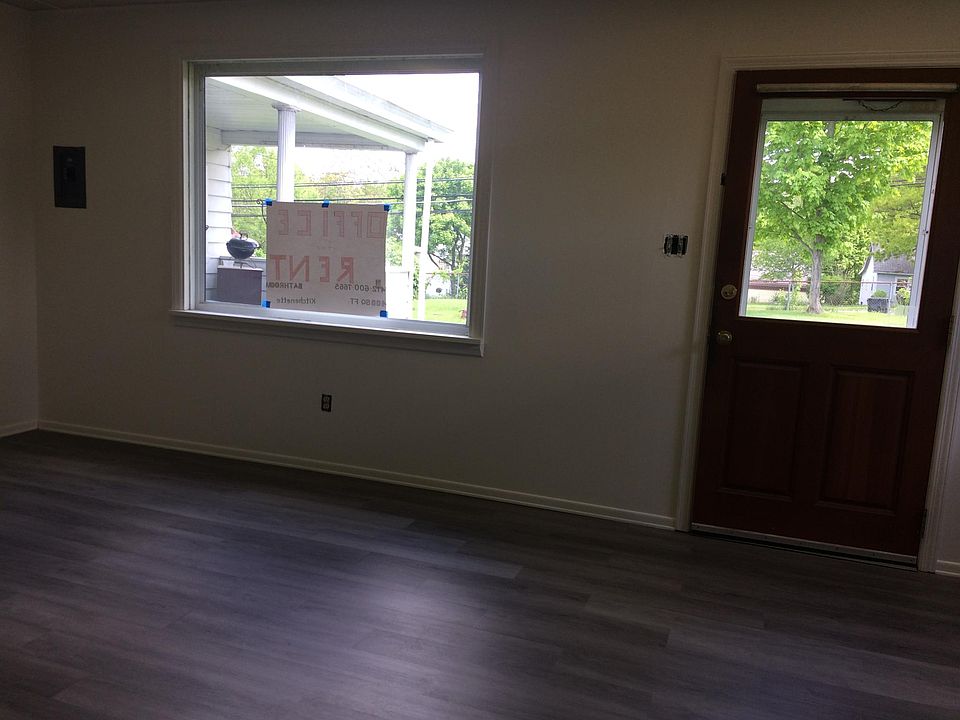 400 square feet of office area/granny pad/studio apt.