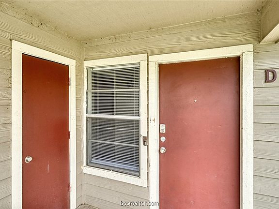 2nd image of 717 Wellesley Ct APT B