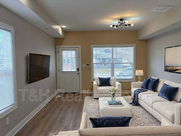 3rd image of 3903 Winthrop Ave #B