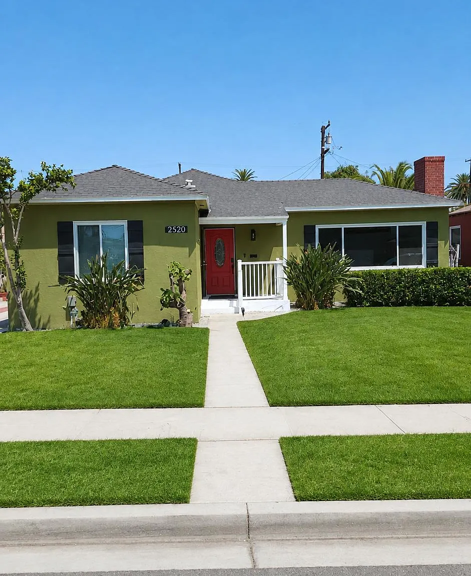 3 bed, 2.0 bath, 1300 sqft, $1,594 — Photo 3
