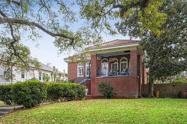 3570 Gentilly Blvd — Photo 3