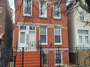 2342 W Barry Ave #1, Chicago, IL 60618