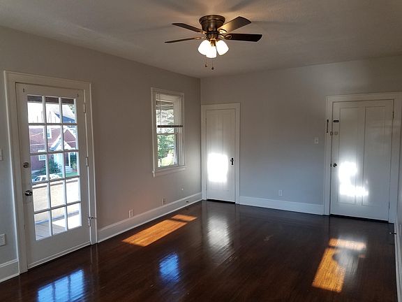 4th image of 3162 Parkview Ave #2