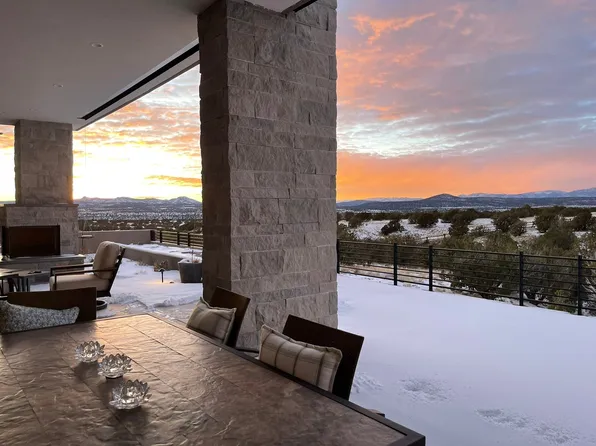 49 Via Del Caballo, Santa Fe, NM 87506