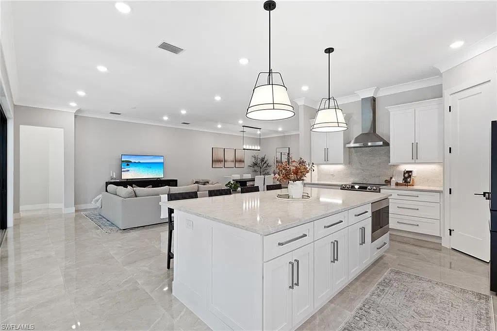 4 bed, 3.0 bath, 2862 sqft, $15,000 — Photo 4