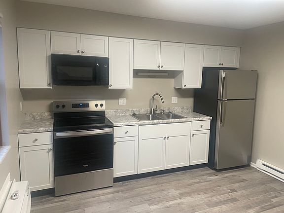 4th image of 615 Banyon Tree Way #E