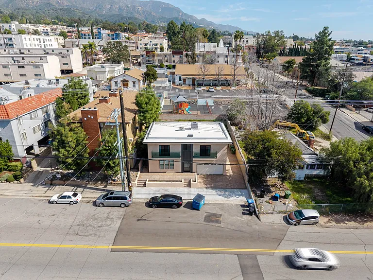 10232 Tujunga Canyon Blvd — Photo 27