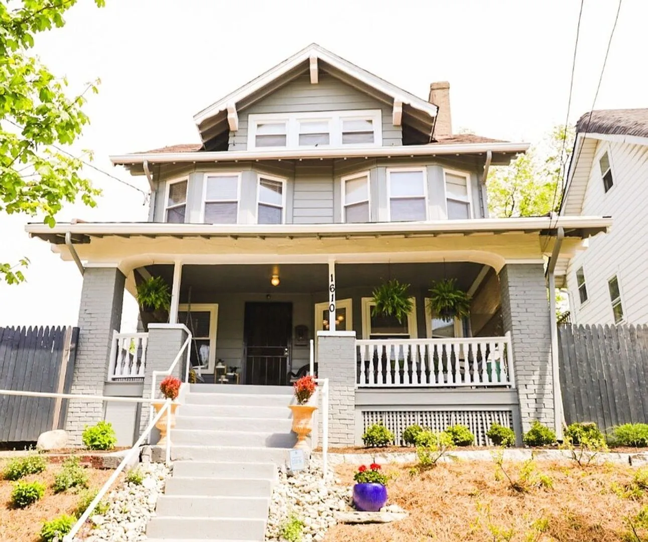 5 bed, 2.5 bath, 1816 sqft, $2,700 — Photo 1