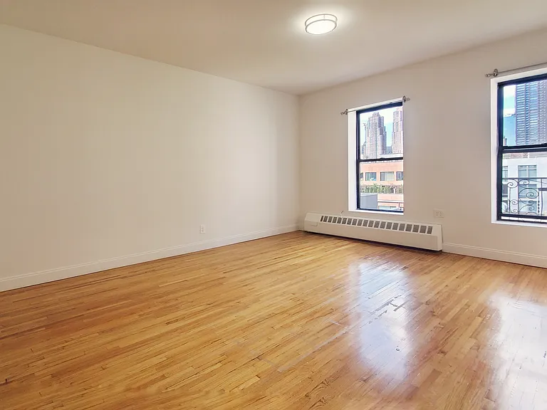 306 W 51st St #6G — Photo 2