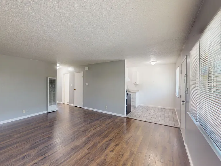 5550 Central Ave — Photo 1