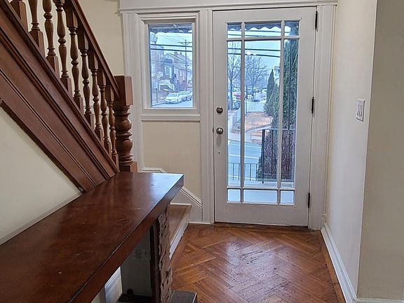 4th image of 220 Bergen Ave