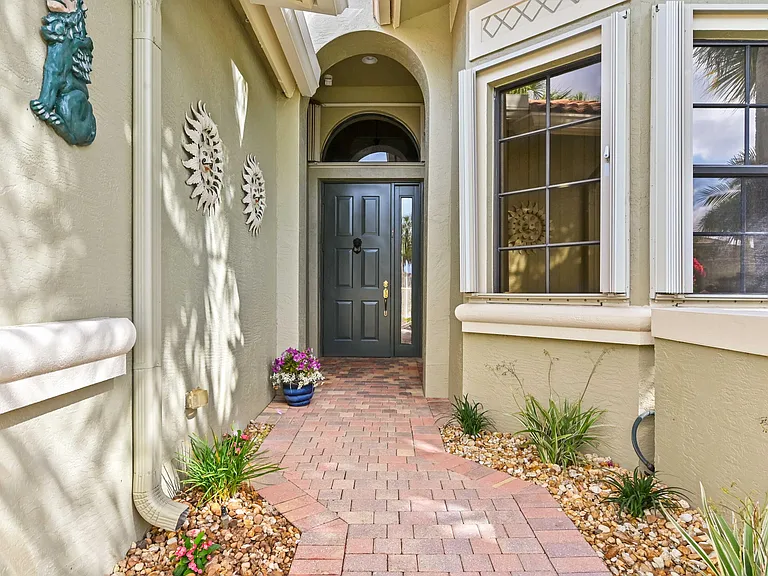 6823 Fabiano Cir — Photo 3