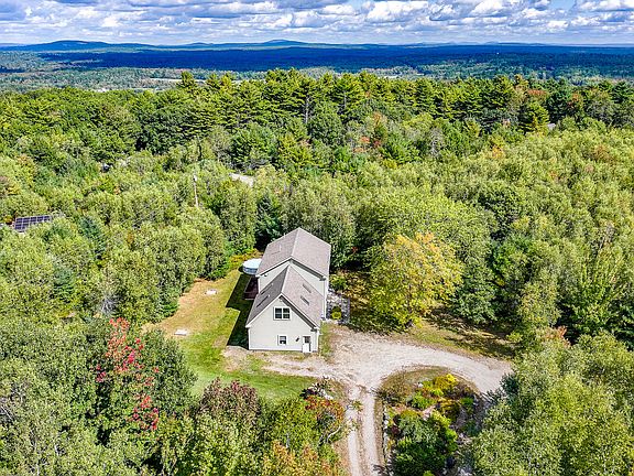 2nd image of 2 Blueberry Lane