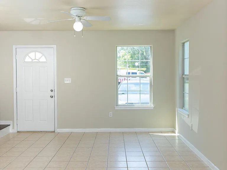 2530 Aldon St — Photo 10