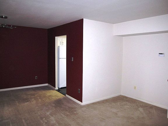 5th image of 5936 Berkshire Ct