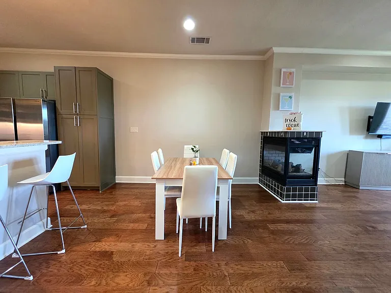 2800 Sandage Ave #206 — Photo 8