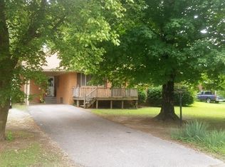 828 Hollow Creek Dr, Newbern, TN 38059
