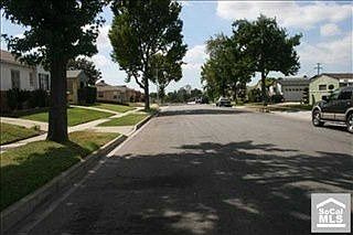 1st image of 11642 S Wilton Pl