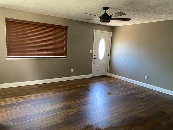 3rd image of 6313 Stonehurst Dr