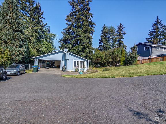2nd image of 1327 Wynoochee Place NE
