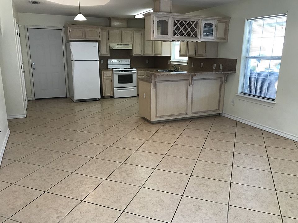 1st image of 1608 Phoenix St APT 2
