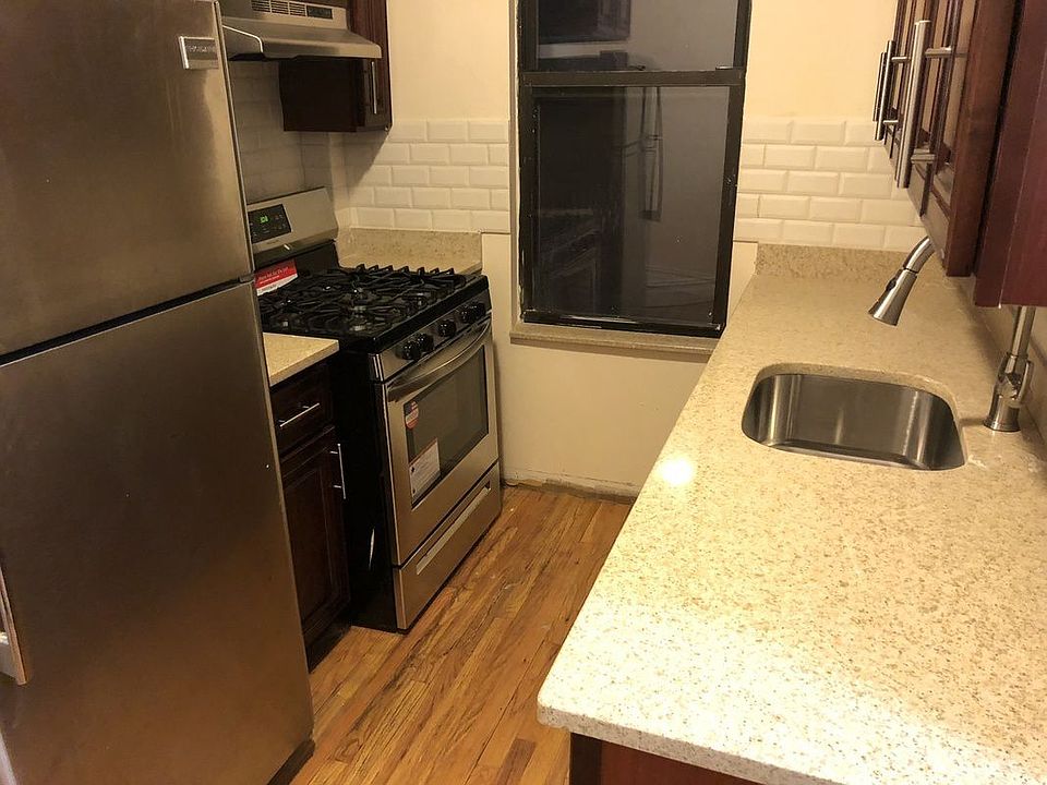1st image of 2149 41st St