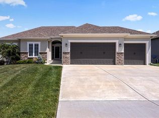 25294 W 148th Ter, Olathe, KS 66061