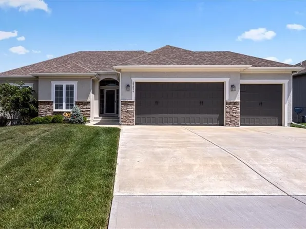 25294 W 148th Ter, Olathe, KS 66061