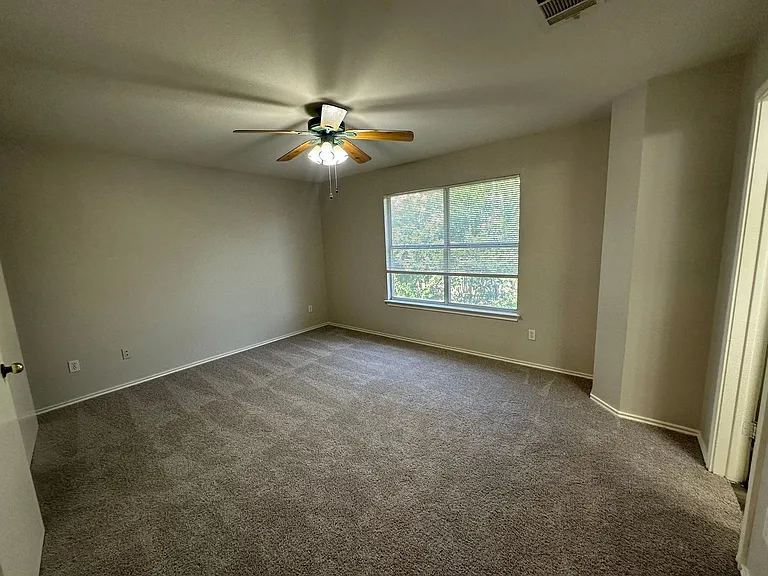 1917 White Oak Cir — Photo 15