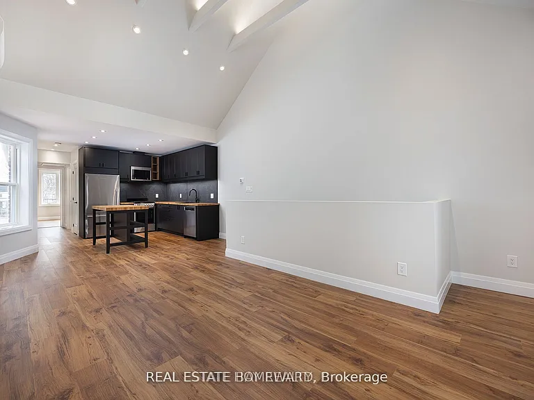 21 Alton Ave #UPPER — Photo 13