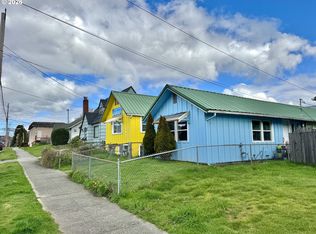 1032 S 4th St, Coos Bay, OR