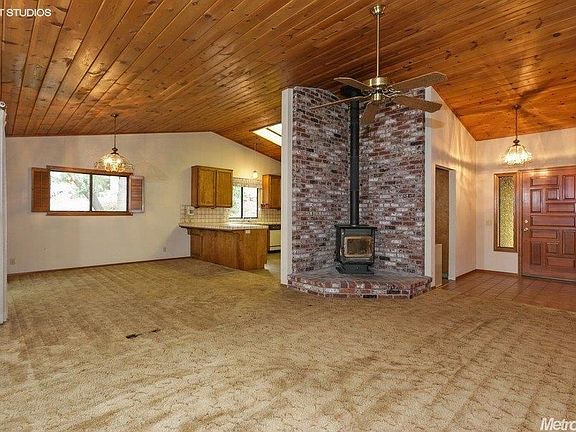 3rd image of 23068 Cypress Point Way