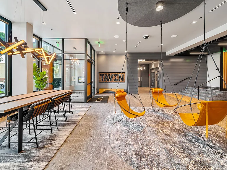 Tavin — Photo 15