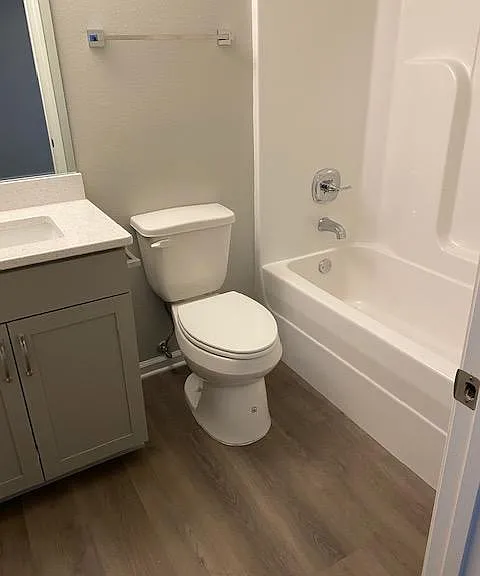 4710 W Fairfield Dr — Photo 2