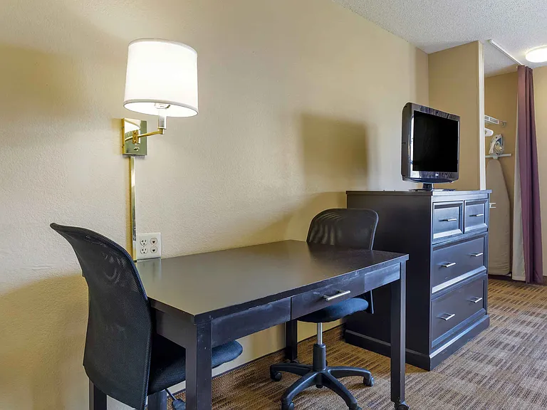 Studio Suite - 2 Full Beds
