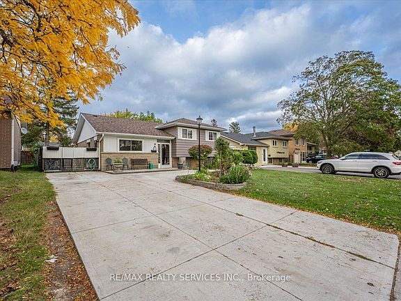 2nd image of 53 Windermere Ct