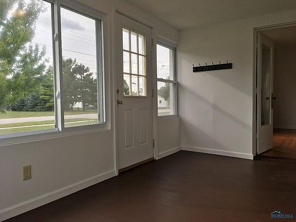 5th image of 331 Windsor Ln
