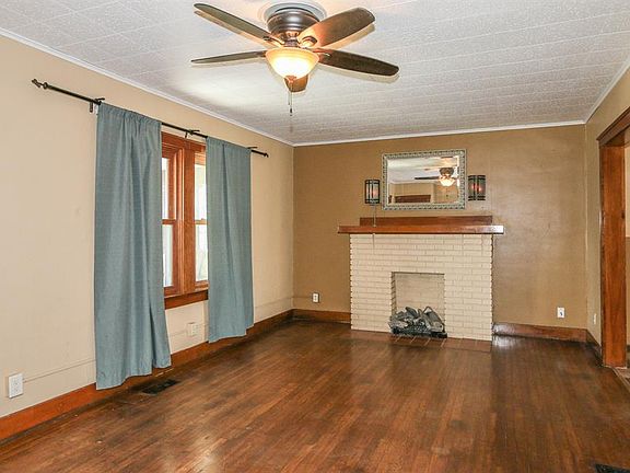 3rd image of 1127 Beaumont Ave