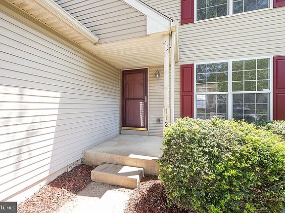 3rd image of 112 Wesley Ln