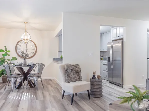 17419 119th Lane SE #E10, Renton, WA 98058