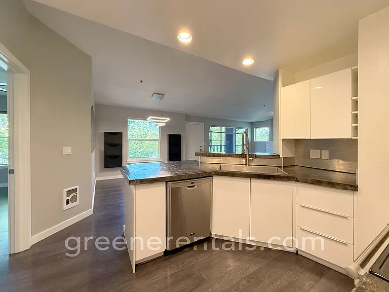 2210 Tolmie Ave #C-1 — Photo 14
