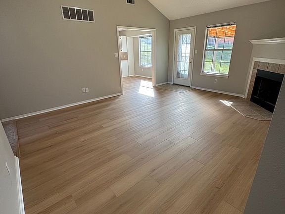 3rd image of 835 Mount Harmony Rd