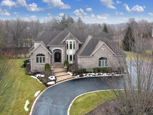 10 Carnoustie Ln, Inverness, IL 60067