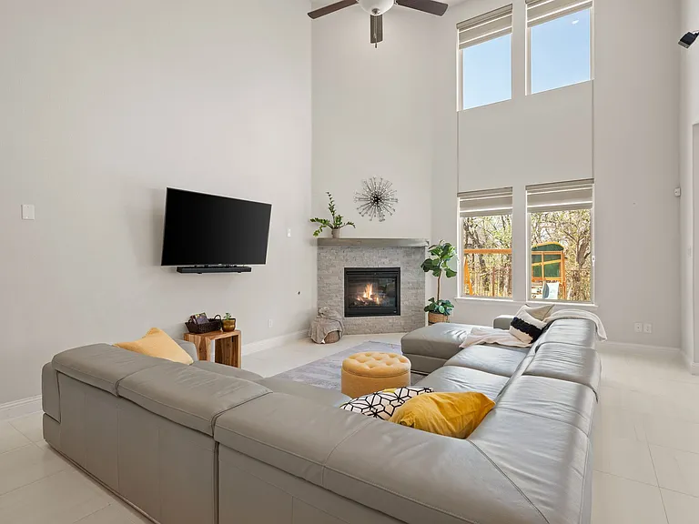 7013 Lost Falls Dr — Photo 2