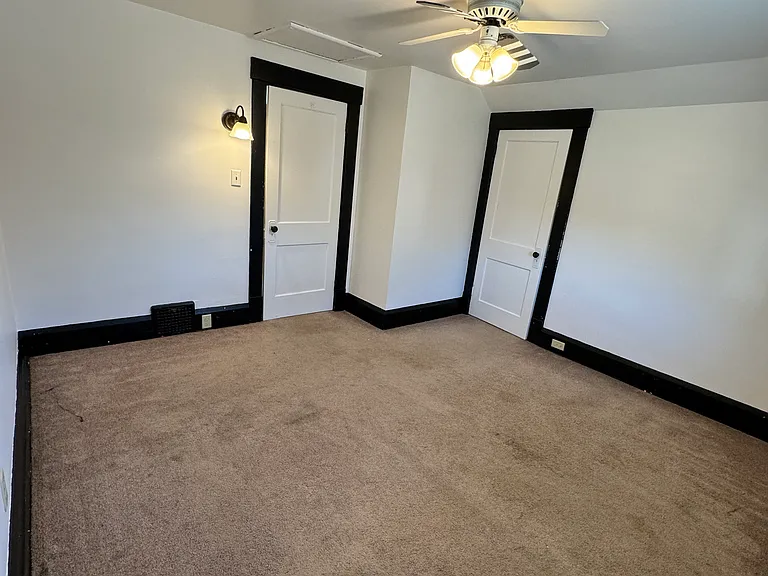 216 2nd St SE #1 — Photo 7