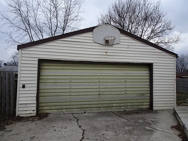 3 bed, 1152 sqft, $1,350 — Photo 2